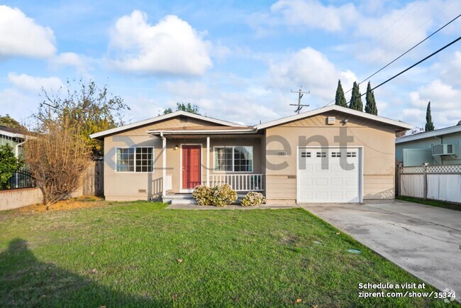 Building Photo - 706 Santa Rosa St Rental