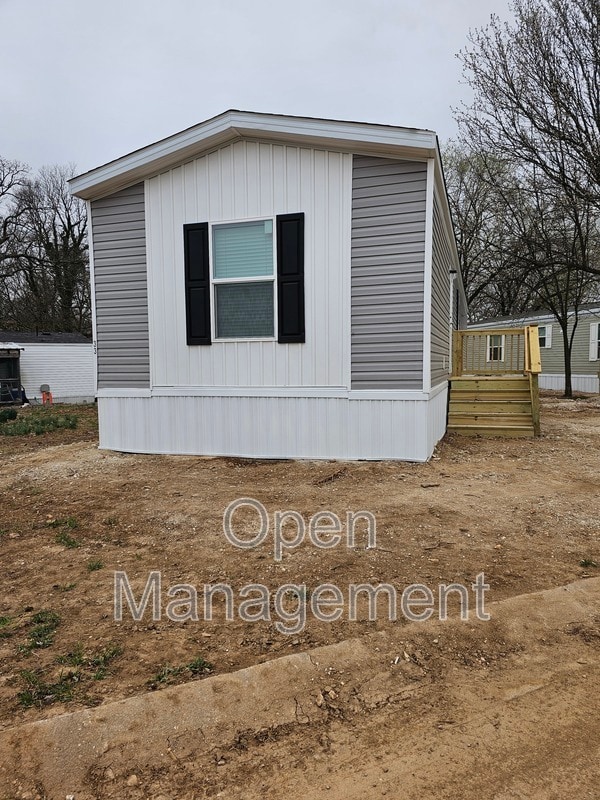 Photo - 16 English Village Park