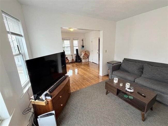 Photo - 27 Conwell Ave Unit 2