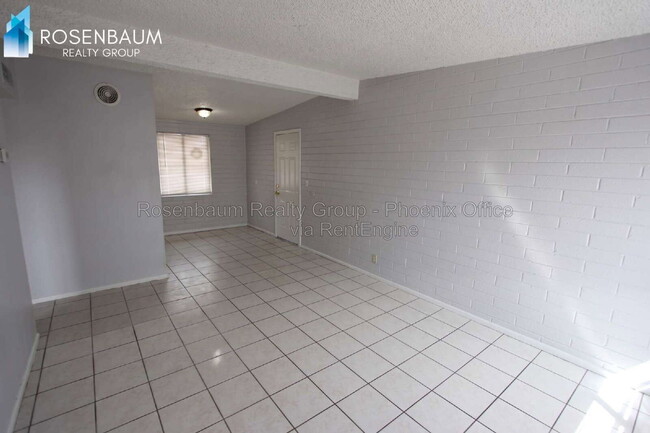 565 S Hobson Unit 3