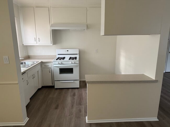 Photo - 6857 Whitsett Ave