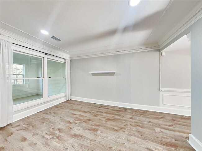 Photo - 325 Towergate Pl