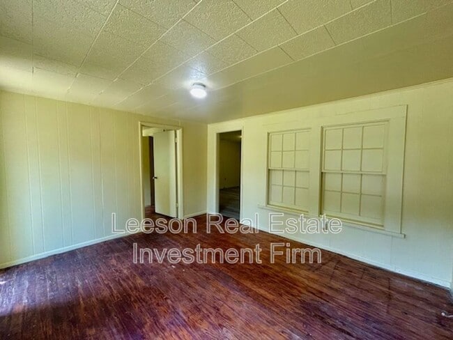 Photo - 2520 Merwin St