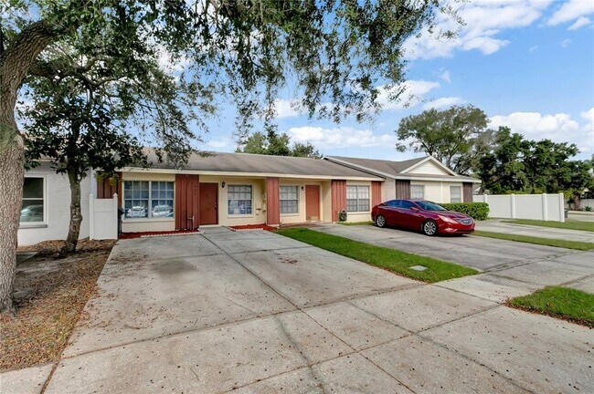 Photo - 933 BURLWOOD St