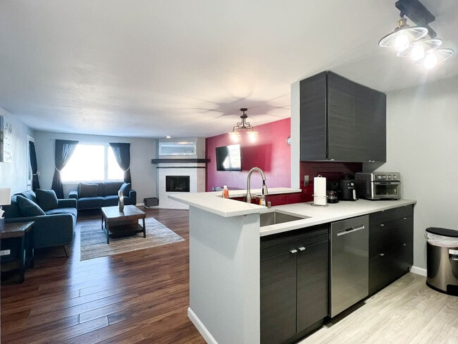 Photo - 201 Barrow St