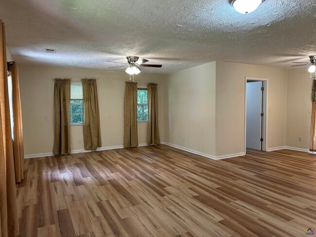 Photo - 2302 Macy Ave