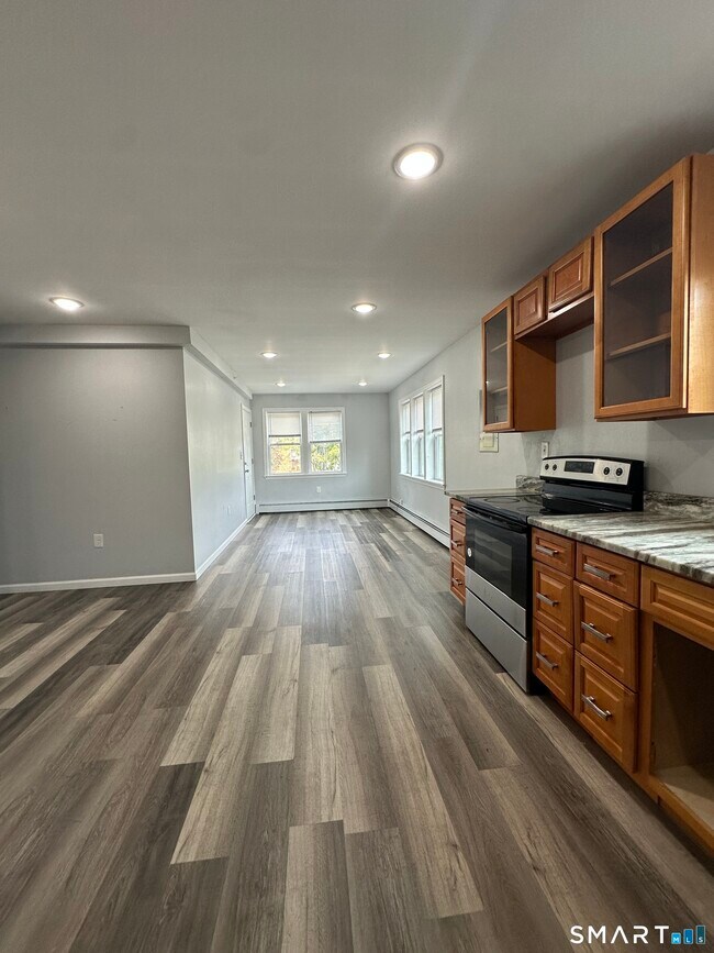 Building Photo - 178 Martin St Unit 3rd Floor