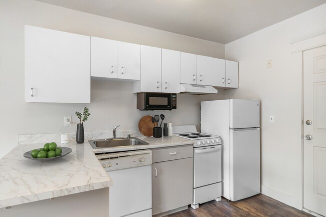 Building Photo - Zindorf Apartments