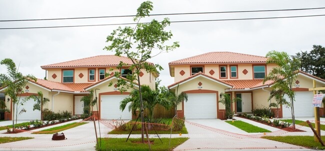 Photo - 5815 Lincoln St Unidad B