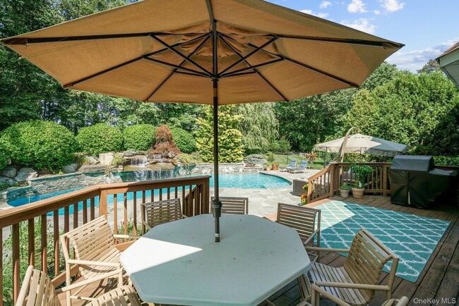 Photo - 24 Charnwood Dr