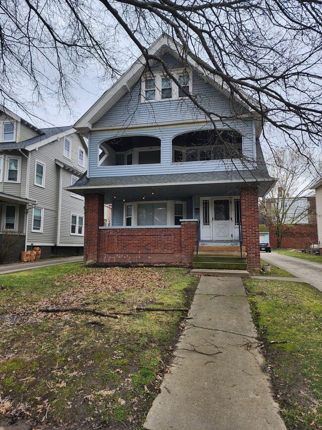 Building Photo - Hampshire2664 Unit 2