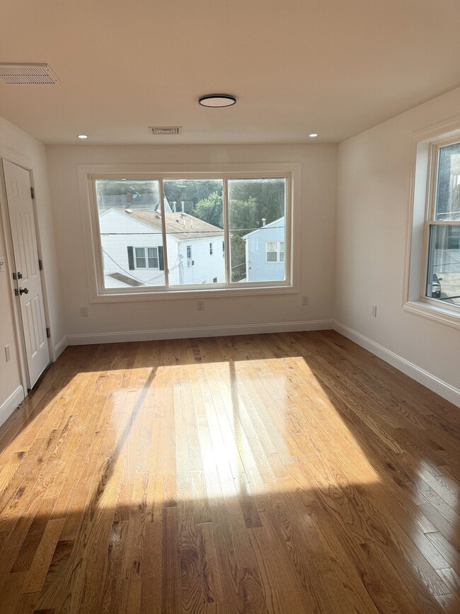 47 Rill St Unit 2