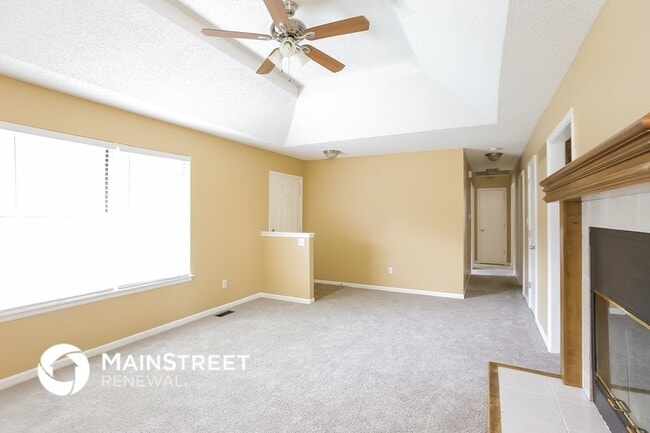 Photo - 933 NE Bristol Dr