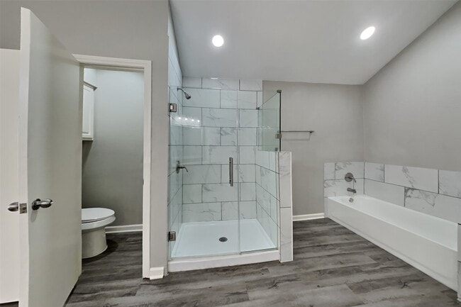 Photo - 8607 Pines Pl Dr