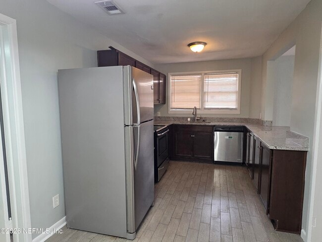 Photo - 1265 Donald St