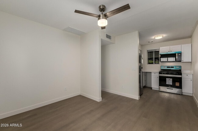 Photo - 936 W Rio Salado Pkwy Unit 4