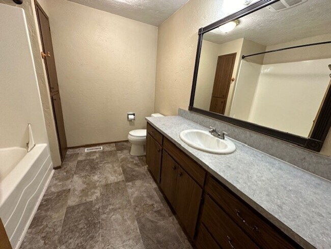 Photo - 2643 SE Chicago St Unit Chicago 2643