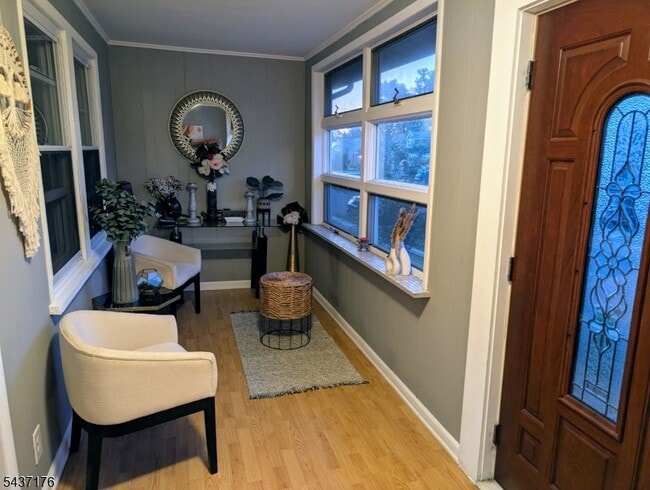 Photo - 2518 Hawthorne Ave