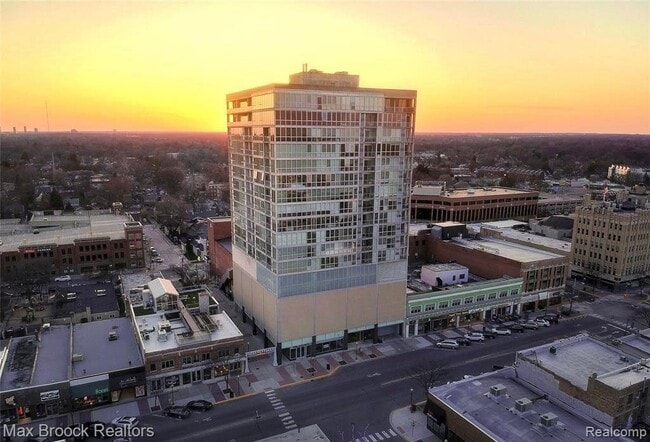 Building Photo - 432 S Washington Ave Unit 1701