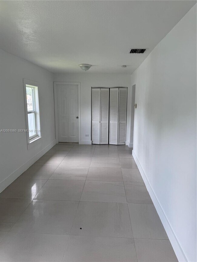 Photo - 61 NW 53rd St