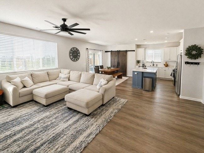 Photo - 2030 Boxwood St
