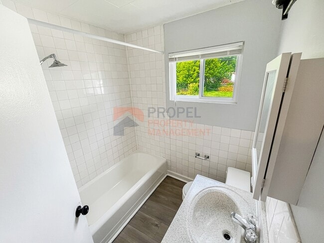 Photo - 14387 Leonard Ave