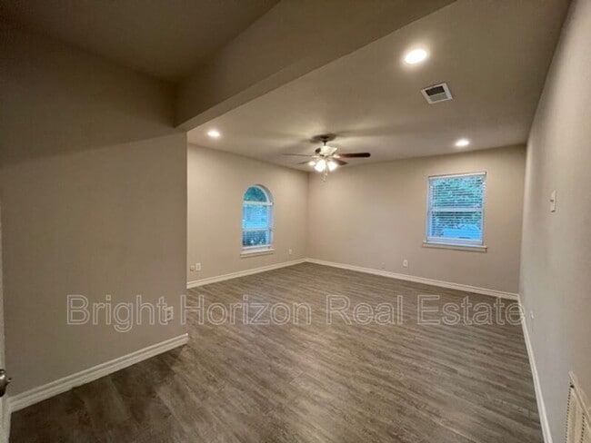 Photo - 1017 Mullins St