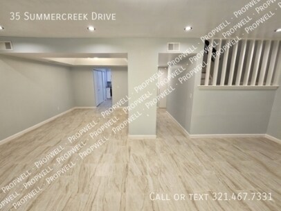 35 Summercreek Dr
