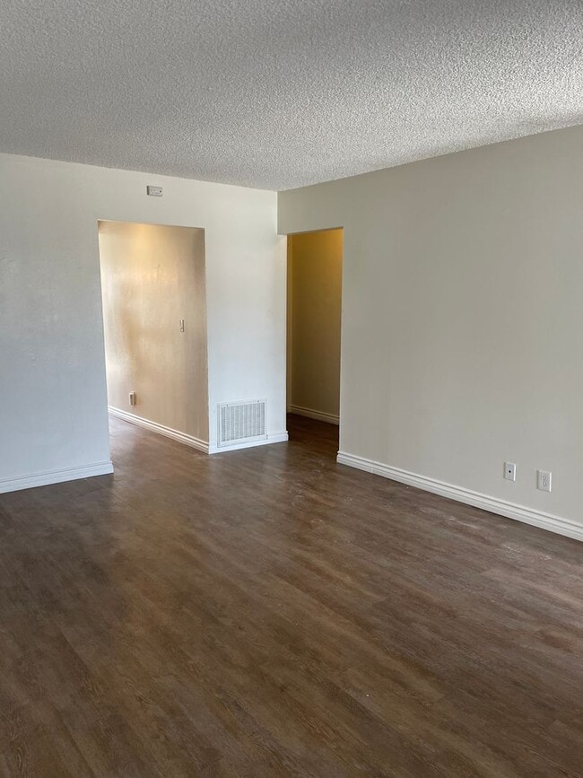 Photo - Lovely 2 bed, 2 bath Duplex Home in Orange Unit A