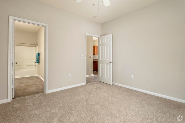 2BR, 2BA Sunroom -1,222 SF