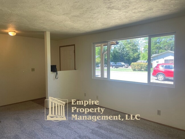 Photo - 1303 Waite St