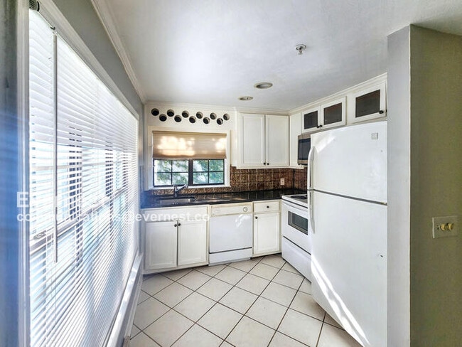 Building Photo - 1050 Piedmont Ave NE Unit APT 21