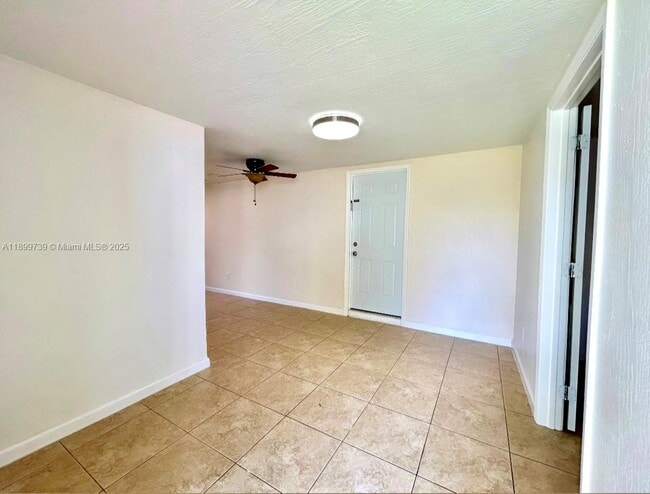 Photo - 4221 SW 36th St Unit 0