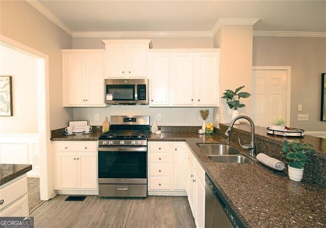Photo - 1213 Kingsbury Ln