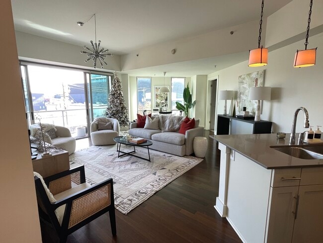 Living Room - 1100 Howell Mill Rd NW Condo Unit 313