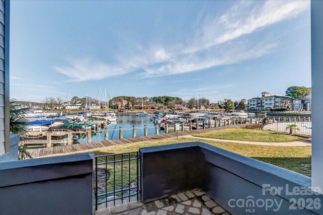 Photo - 18695 Vineyard Point Ln