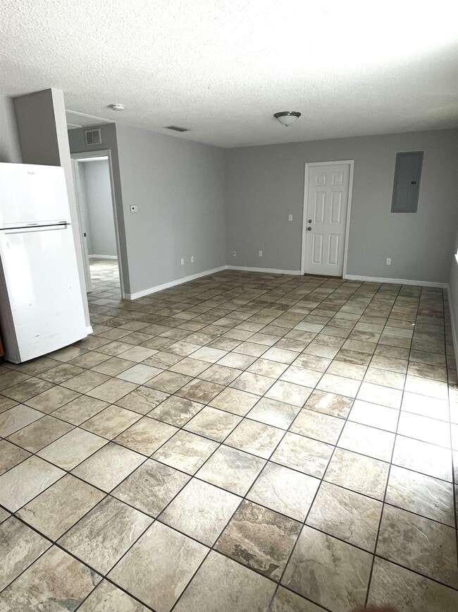 Photo - 63 N Whitney St