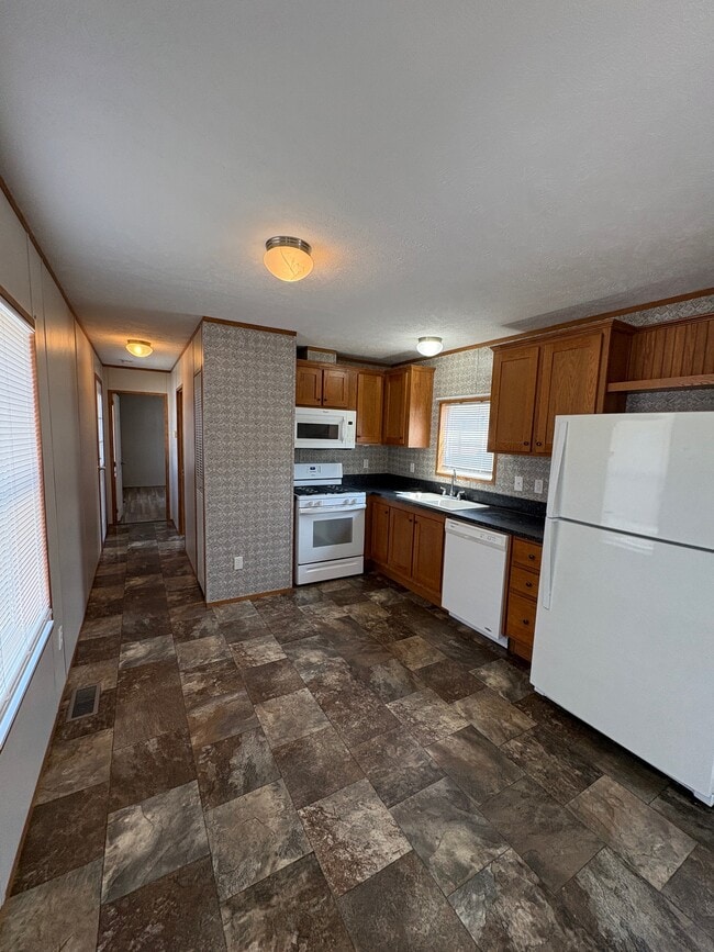 Building Photo - 45 Mantua Grove Rd Unit E-05 Rental