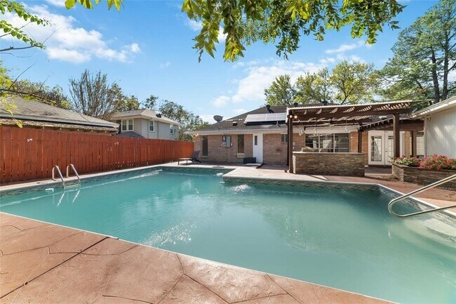 Photo - 22122 Woodrose Dr