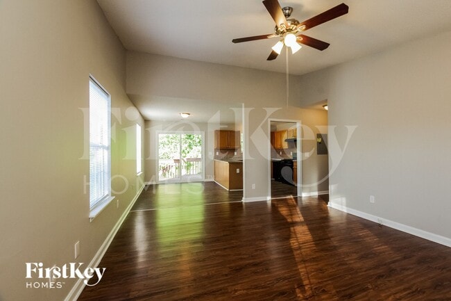Photo - 812 Silver Ct