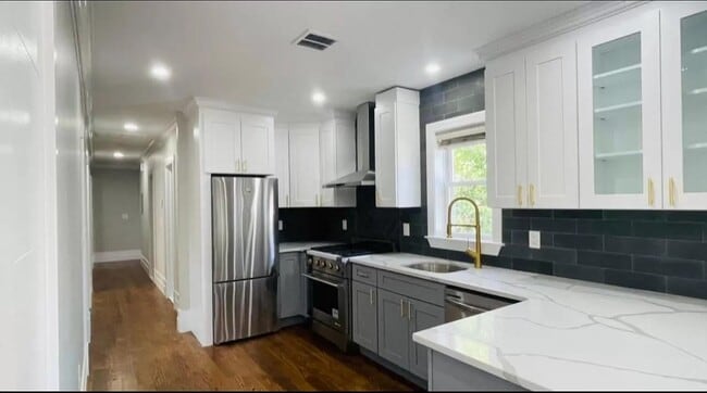 Building Photo - 40 Grant St Unit 2