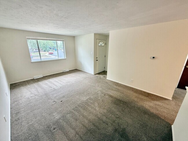 Photo - 1079-1083 Winona Drive Unit 1083