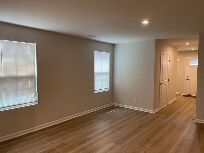 Photo - 8103 Sterling Oaks Dr