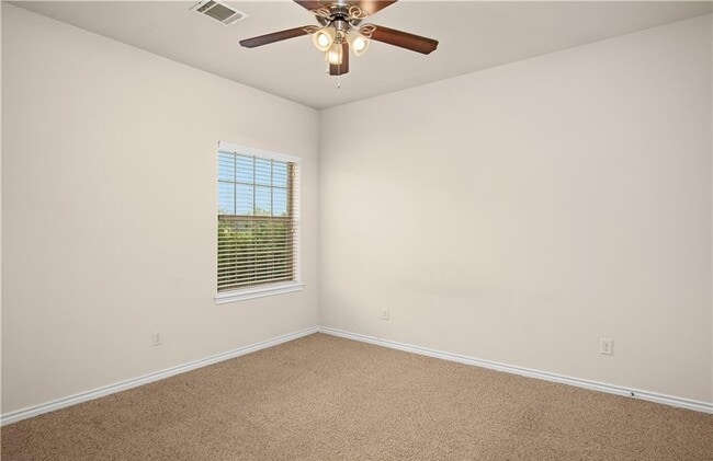 Photo - 305 Sterling St