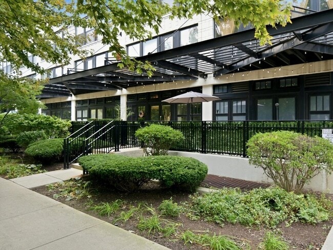 Photo - 1000 W 15th St