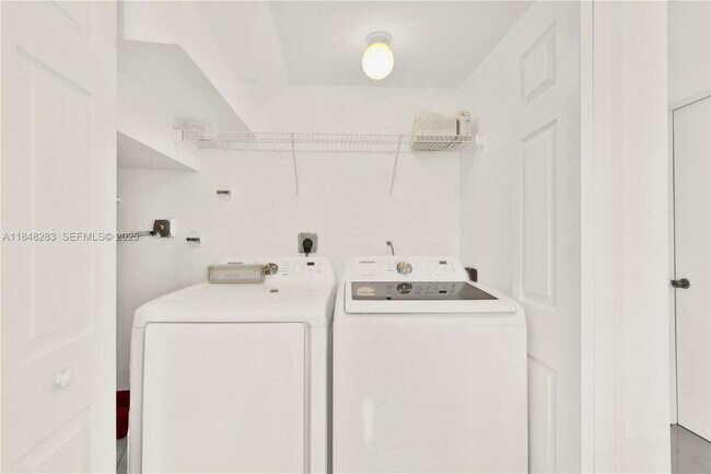 Photo - 1637 SE 30th St