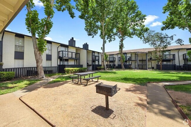Building Photo - 10101 Forum Park Dr Unit 2014 Rental