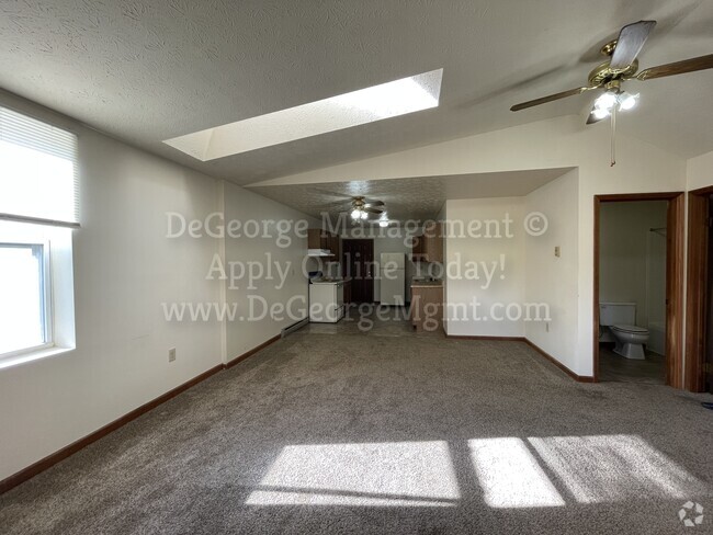 Building Photo - Lake Country Gardens Rental