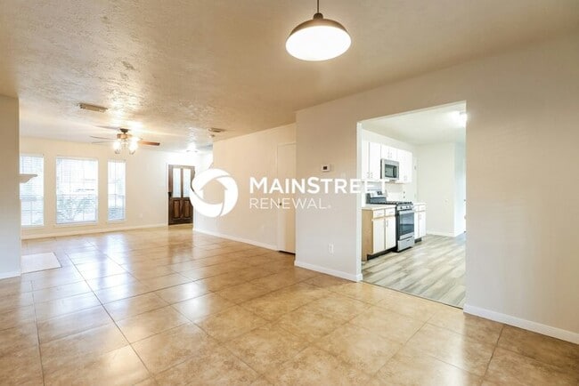 Photo - 4 Bedroom Pet-Friendly Home in PORTER, TX with Main Street Renewal