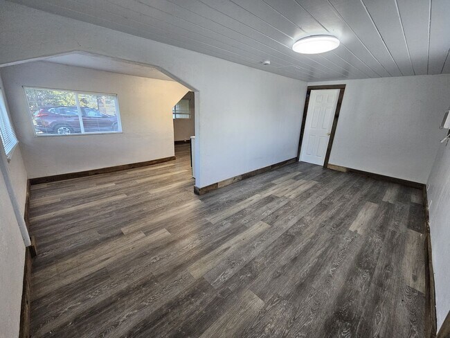 Photo - Charming 2/1 Home For Rent in Gerber!